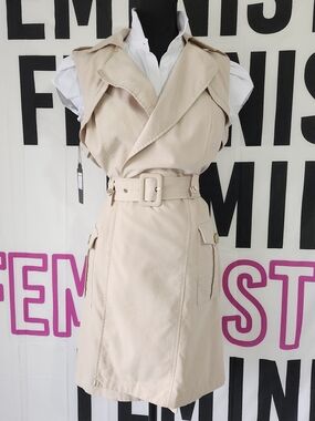 Sleeveless Belted Trench Coat in Cream Beige